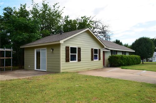 1421 N Cleveland Ave, Sherman, TX, 75090-4155 | Card Image