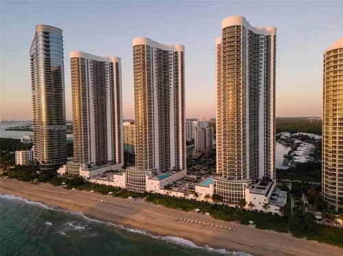 405-15901 Collins Ave, Sunny Isles Beach, FL, 33160-4721 | Card Image