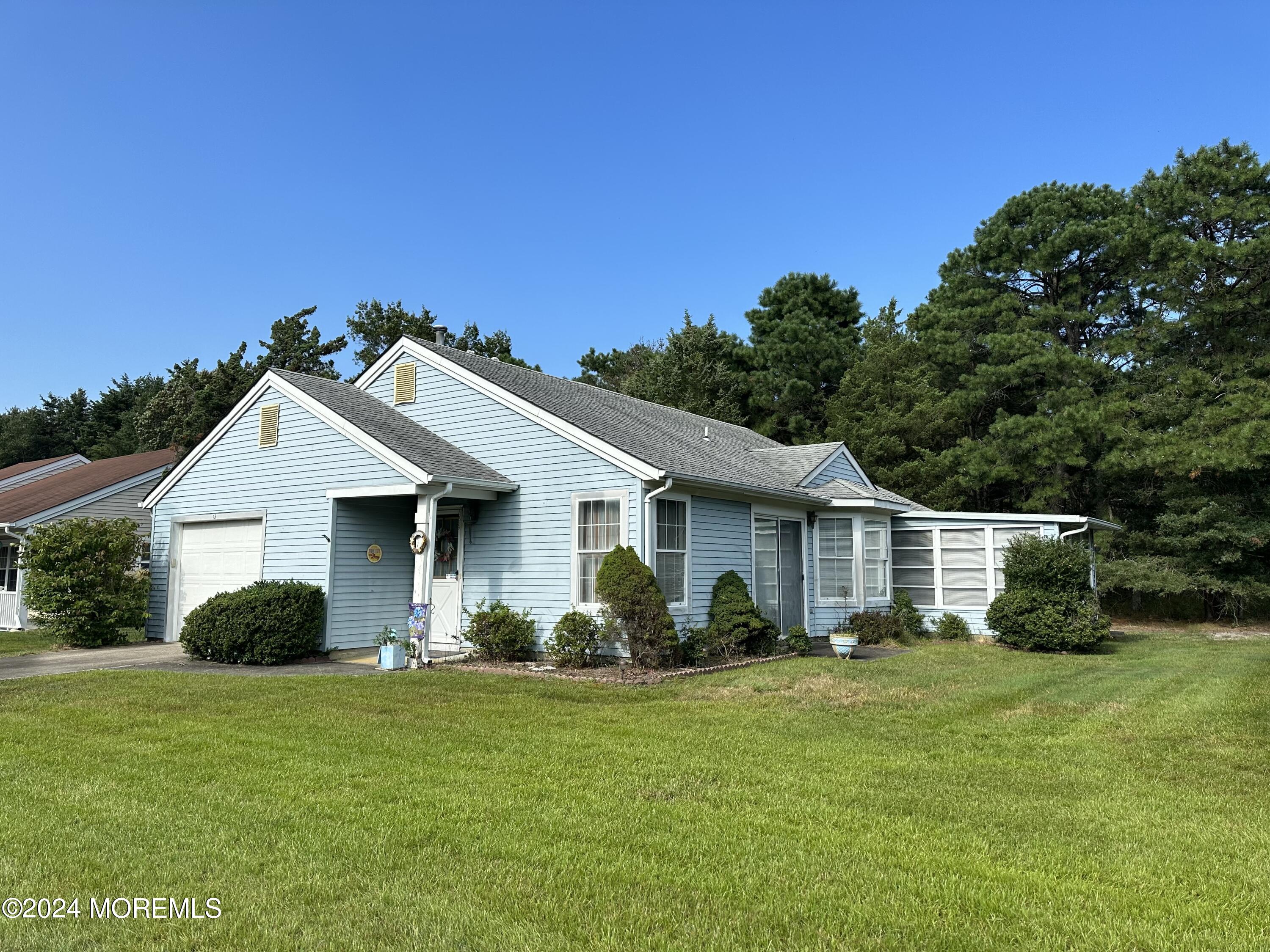 Sheffield Dr, Forked River, NJ 08731