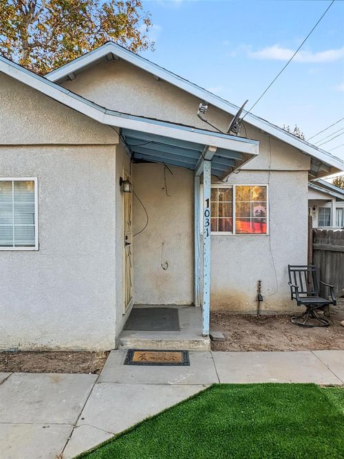 1031 Kenwood Ave, Turlock, CA, 95380-3332 | Card Image