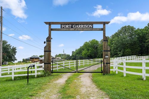 2115 Garrison Cutoff Rd, Taneyville, MO, 65759-5033 | Card Image