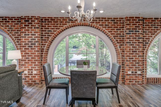 Dining & Views of Tree Lined Street | Image 14