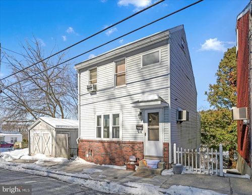 239 W Savory St, POTTSVILLE, PA, 17901-3949 | Card Image