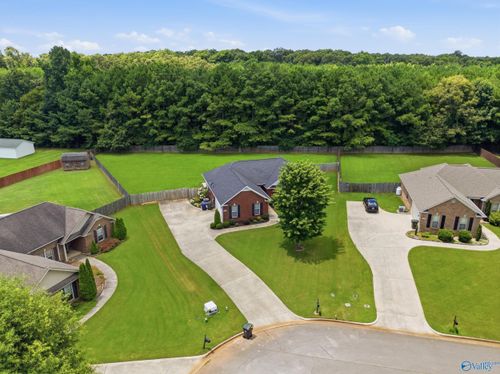 139 Castlehill Dr, Meridianville, AL, 35759-1300 | Card Image