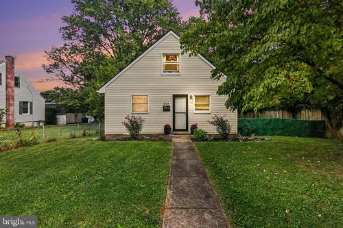 912 High St, BRESSLER, PA, 17113-1616 | Card Image