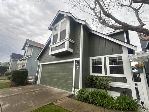 7 Cliff Walk Dr, Vallejo, CA, 94591-6432 | Card Image