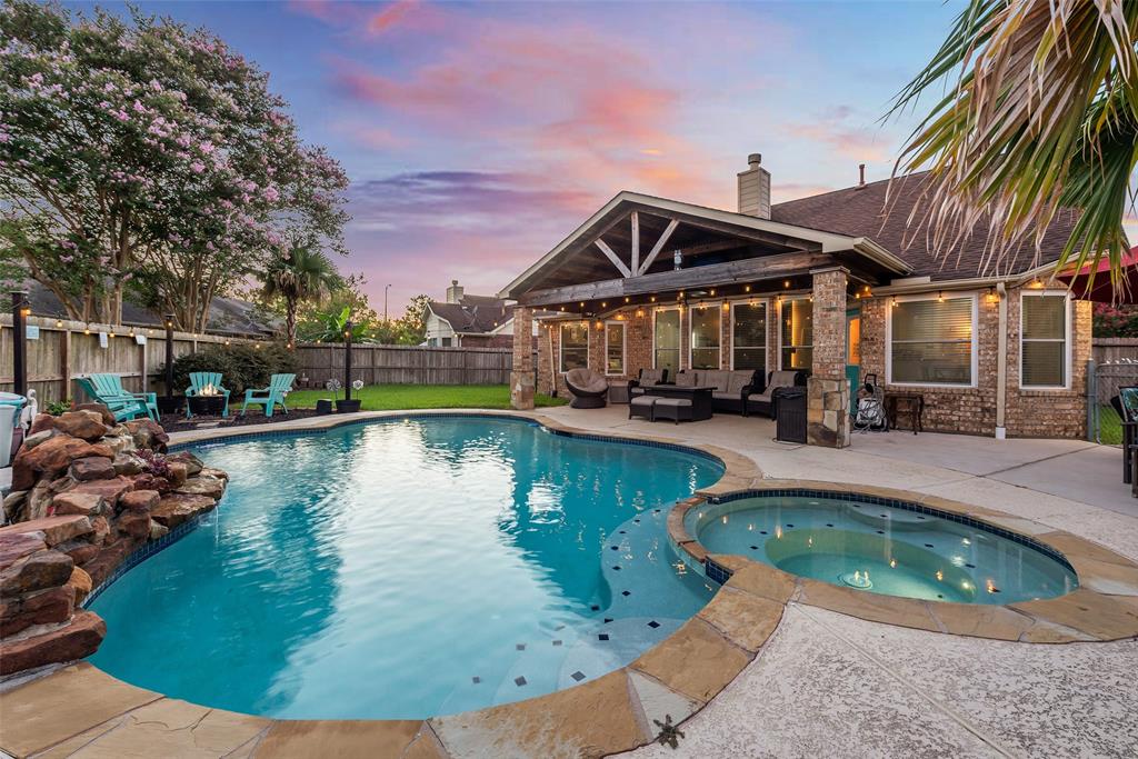 Waterwind Ct, Friendswood, TX 77546