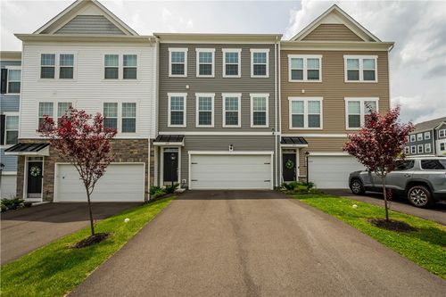 649 Olivia St, Pittsburgh, PA, 15205-9506 | Card Image