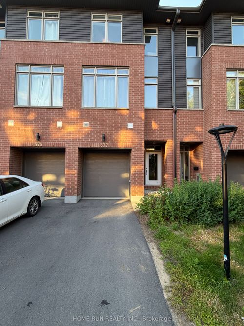 577 Halo Pvt, Ottawa, ON, K1C0C7 | Card Image
