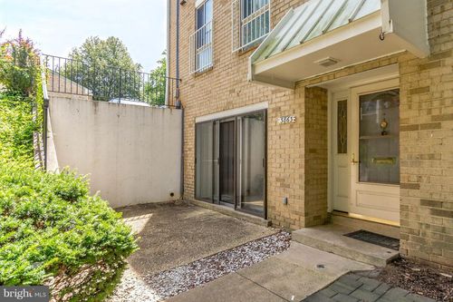 3863 Persimmon Cir, FAIRFAX, VA, 22031-4119 | Card Image