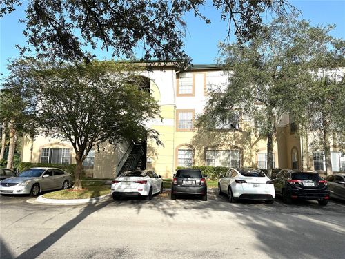 apt-220-17114 Carrington Park Dr, TAMPA, FL, 33647-2613 | Card Image