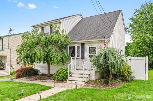 81 Lockwood Ave, Woodbridge, NJ, 07095-3615 | Card Image