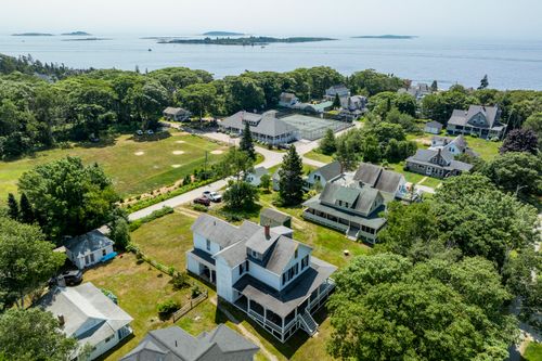 9 Grove Street, Boothbay, ME, 04544 | Card Image