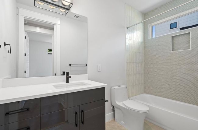 Downstairs Full Bathroom. | Image 20
