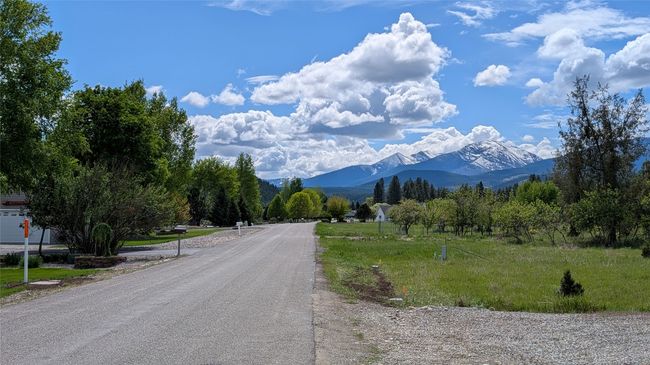 Street View of Mountains | Image 67