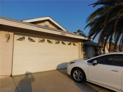 1001 Shadow Mountain Pl, Las Vegas, NV, 89108-1573 | Card Image