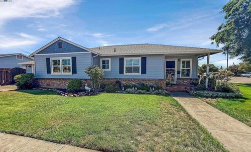 1815 Pine St, Livermore, CA, 94551-1939 | Card Image