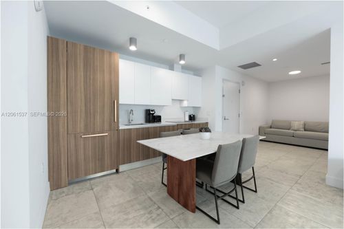2103-239 Sw 9th St, Miami, FL, 33130-3533 | Card Image