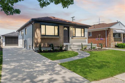 22821 Harmon Street, St Clair Shores, MI, 48080 | Card Image