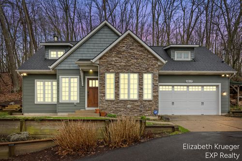 5217 S Centerline Rd, Newaygo, MI, 49337-9624 | Card Image