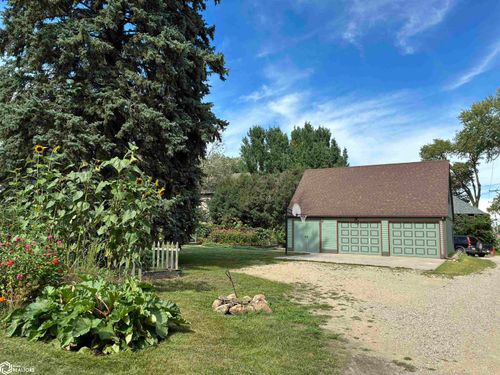 214 N 3rd St, Clear Lake, IA, 50428-1627 | Card Image