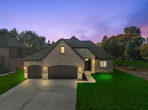 8267 Sandi Ln, Bruce Twp, MI, 48065-3161 | Card Image