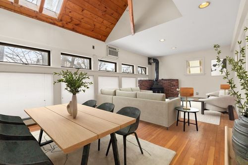 108 Clay St, Cambridge, MA, 02140-1710 | Card Image