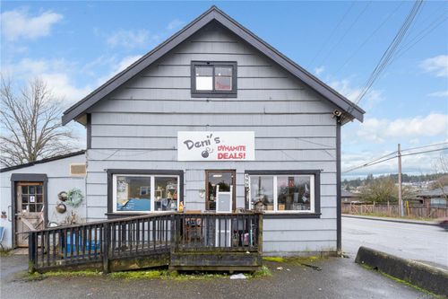 499 7th St, Nanaimo, BC, V9R1E6 | Card Image