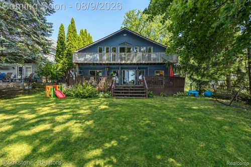 3235 Mccormick Dr, Waterford, MI, 48328-1641 | Card Image
