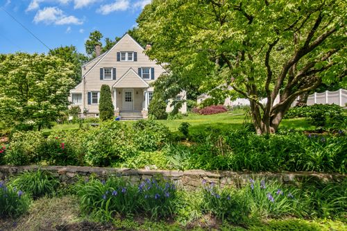 15 Devonshire Dr, Darien, CT, 06820-5006 | Card Image