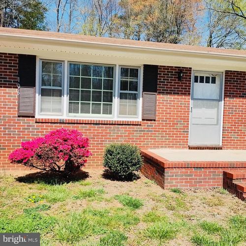 106 White Oak Dr, SOUTH BOSTON, VA, 24592-4924 | Card Image