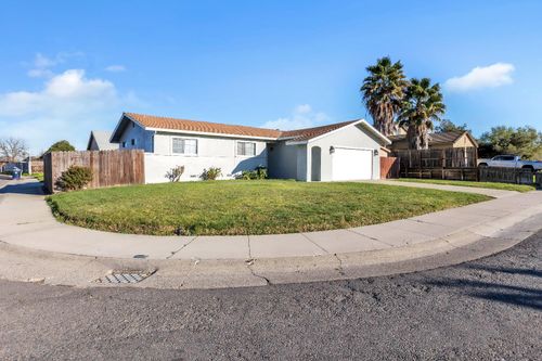 7517 Addison Way, Sacramento, CA, 95822-5608 | Card Image