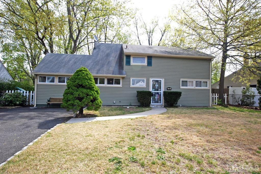 12 Farmbrook Drive, Sold in Old Bridge Zoocasa