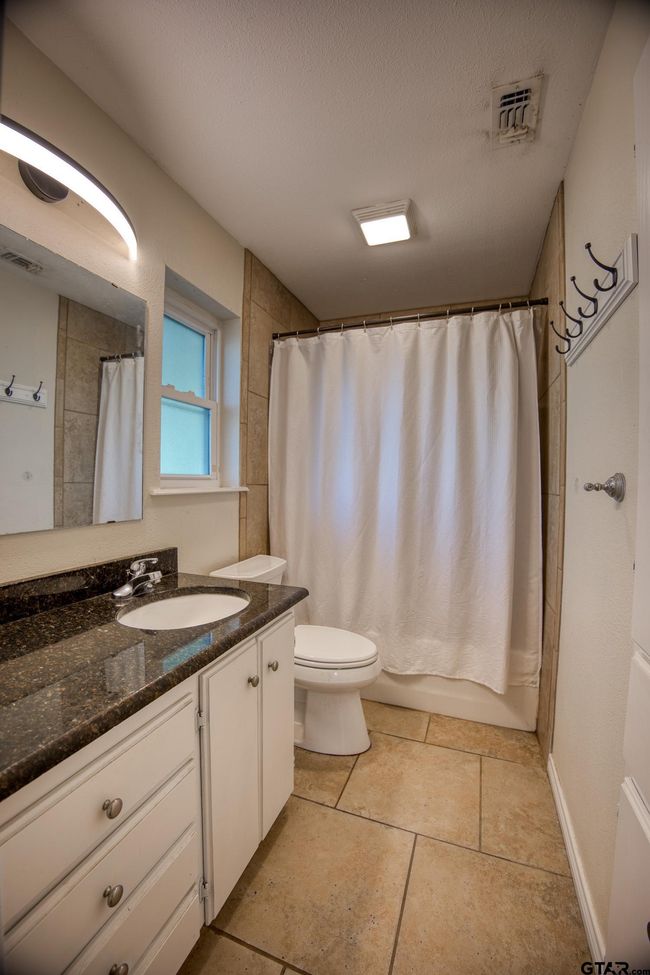 3662 An County Road 359, Home with 3 bedrooms, 3 bathrooms and null parking in Palestine TX | Image 27