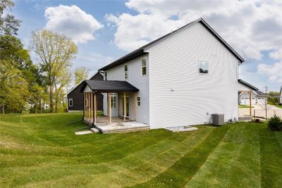 1005 Thomas Cir, House other with 5 bedrooms, 3 bathrooms and null parking in Tiffin IA | Image 3