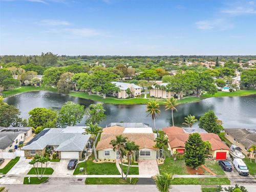 1900 Nw 95th Ave, Pembroke Pines, FL, 33024-3150 | Card Image