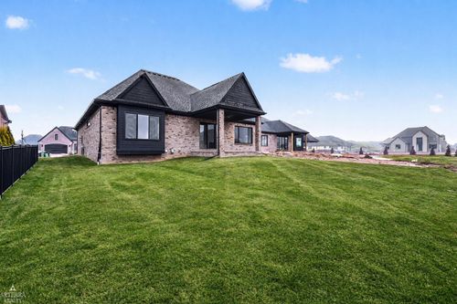 13970 Quail View Dr, Washington Township, MI, 48094-4008 | Card Image