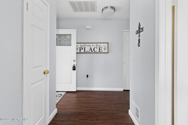27 Schooners Sq, Condo with 2 bedrooms, 1 bathrooms and null parking in Freehold NJ | Image 5