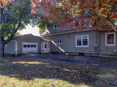 21 Forest Avenue, Home with 4 bedrooms, 2 bathrooms and 4 parking in Seekonk MA | Image 3