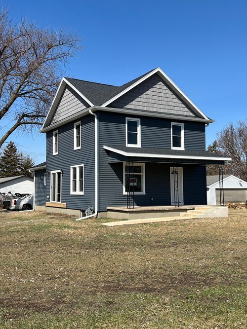 912 S Section Ave, Spring Valley, MN, 55975-1712 | Card Image