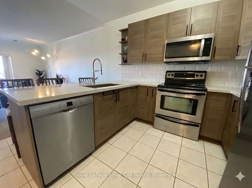 805-60 Wyndham St S, Guelph, ON, N1E7H7 | Card Image