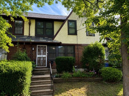 6766 Exeter St, Forest Hills, NY, 11375-4152 | Card Image