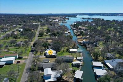 414 E Castleshoals Dr Drive, House other with 3 bedrooms, 2 bathrooms and null parking in Granite Shoals TX | Image 2