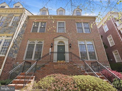 1467 Evans Farm Dr, MCLEAN, VA, 22101-5654 | Card Image