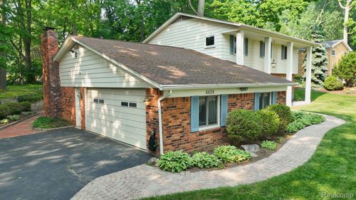 6624 Wellesley Ter, Clarkston, MI, 48346-2763 | Card Image