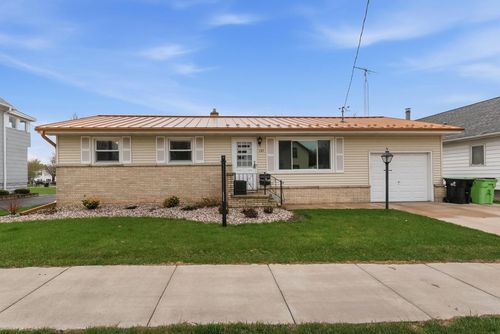 127 E Davis Street, Beaver Dam, WI, 53916 | Card Image
