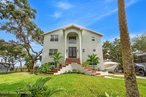 830 S Banana River Dr, MERRITT ISLAND, FL, 32952-2715 | Card Image