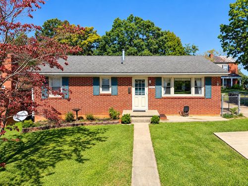 2307 3rd St, Staunton, VA, 24401 | Card Image