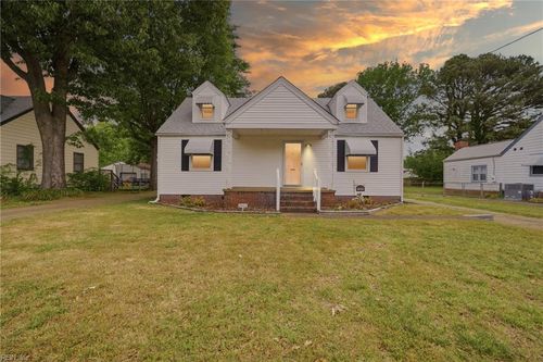 2422 Bruce St, Norfolk, VA, 23513-2607 | Card Image