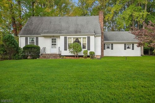 35 Revere Blvd, Edison, NJ, 08820-1908 | Card Image